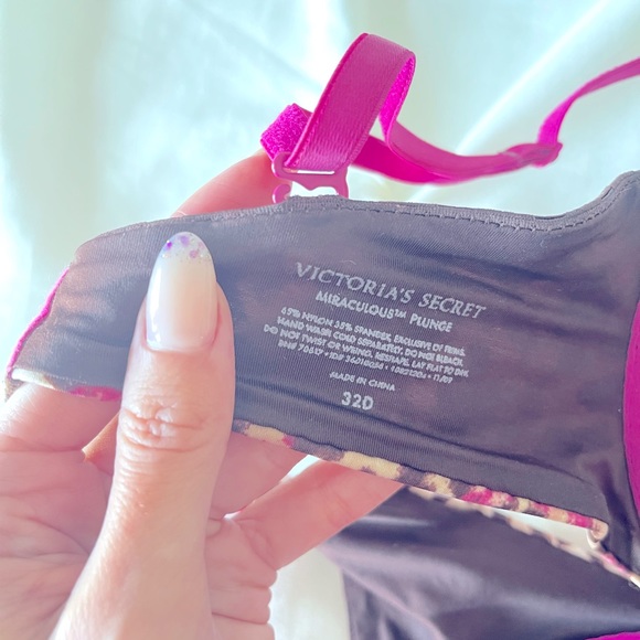 VS Miraculous Bombshell PushUp Bra - Picture 4 of 4